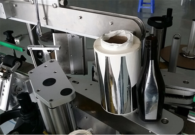 Автоматическая двухсторонняя машина для прикрепления этикеток для деталей бутылок лосьона шампуня
