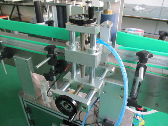Автоматические вертикальные круглые металлические банки этикетировочного оборудования детали машинного оборудования